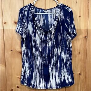 Jaclyn Smith Blue & White Patterned Top